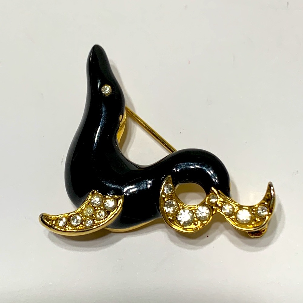 Black seal brooch crystal rhinestone